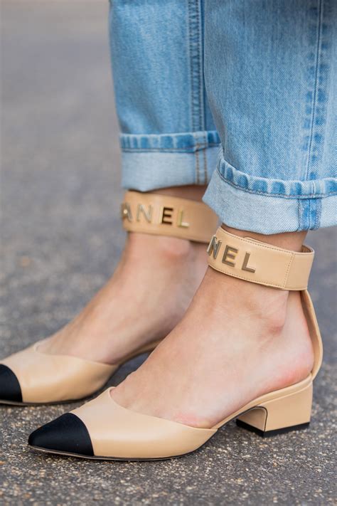 scarpe modello chanel amazon|Moda scarpe 2021: i modelli Chanel per la primavera .